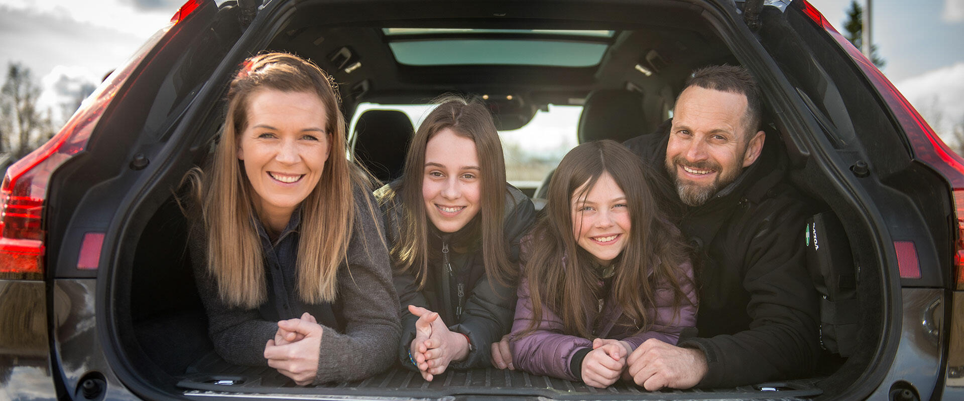 Stian Solli og familien koser seg i sin Volvo V90 Recharge